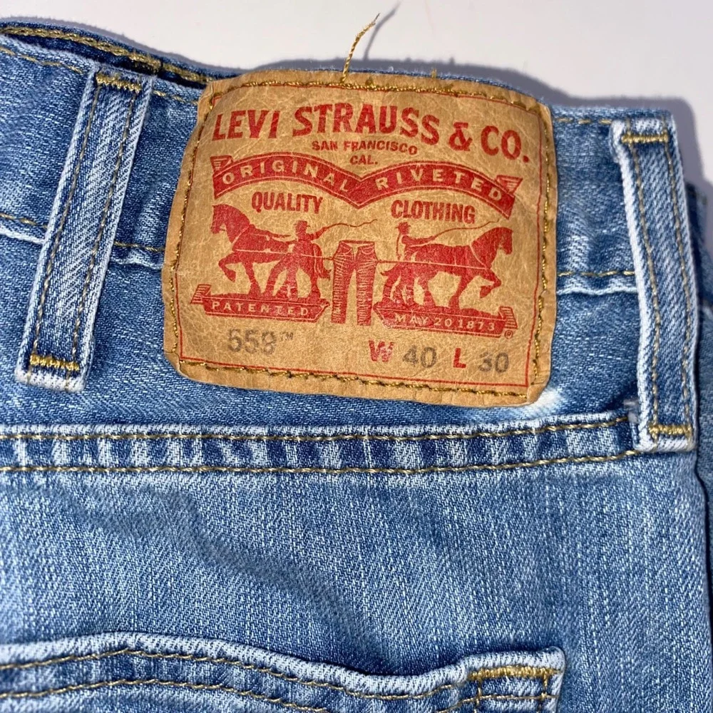 Levis 559 Relaxed Straight Jeans Mens 40x30 Medium Wash Blue WaterLess Denim